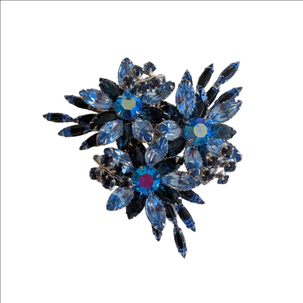 Vintage Brooch Blue Floral  1950 Stunning Pin